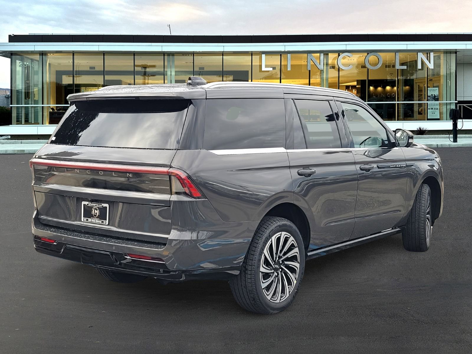 New 2025 Lincoln Navigator Black Label image 4