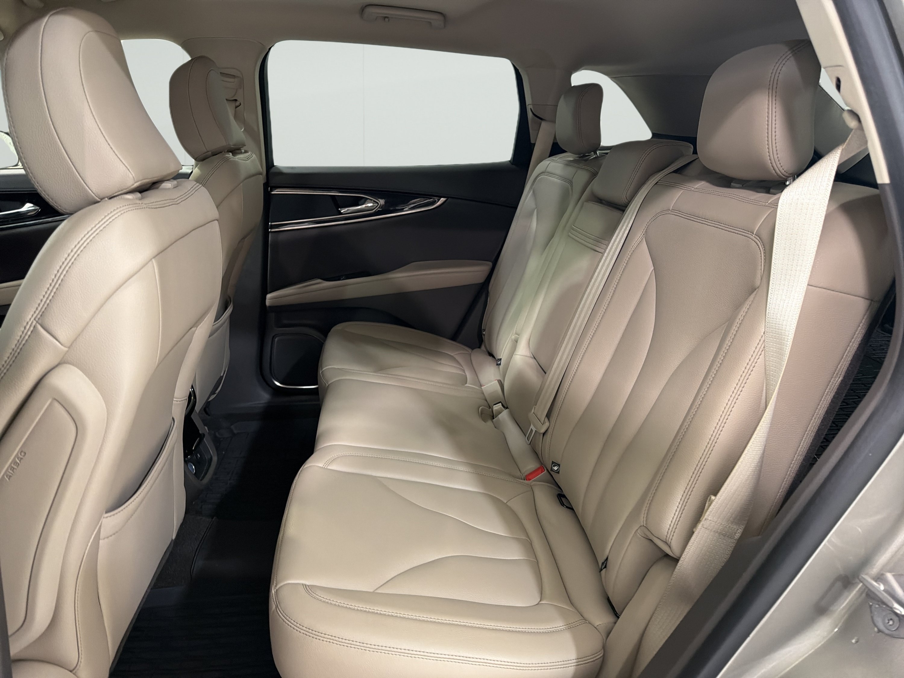 Used 2023 Lincoln Nautilus AWD image 10