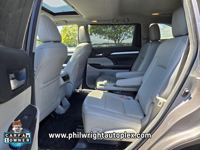 Used 2022 Toyota RAV4 LE FWD image 11