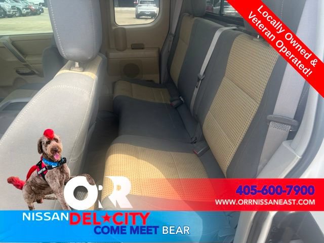 Used 2004 Nissan Titan SE AWD/4WD image 10