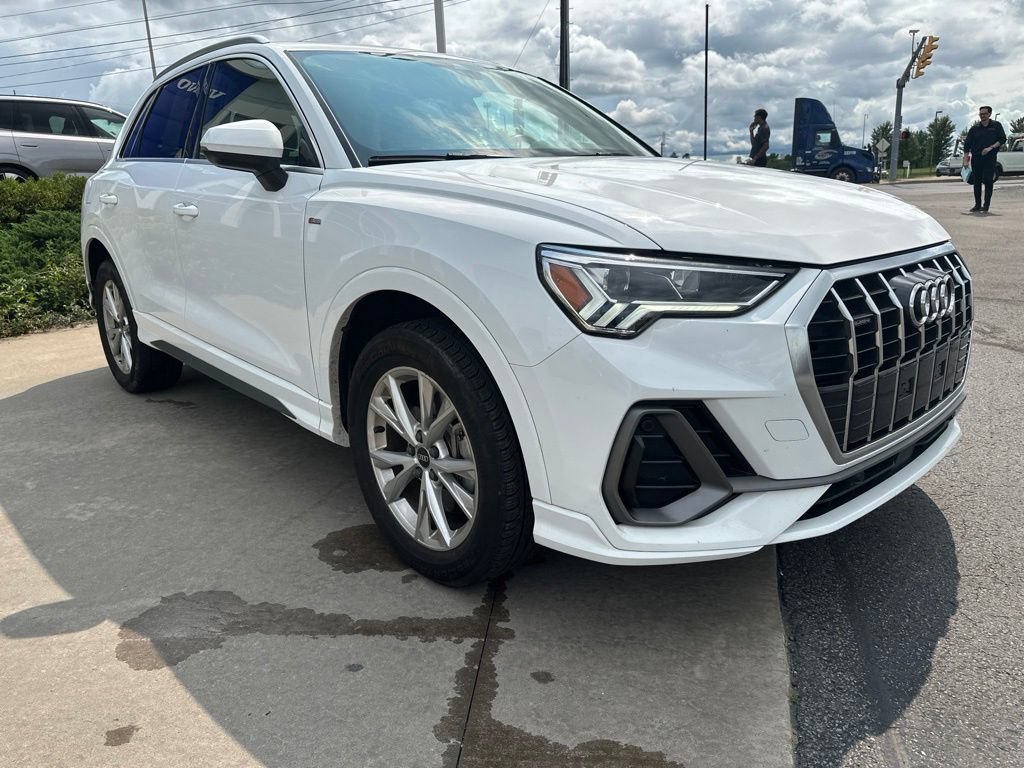 Used 2025 Audi Q3 2.0T Premium AWD/4WD image 3