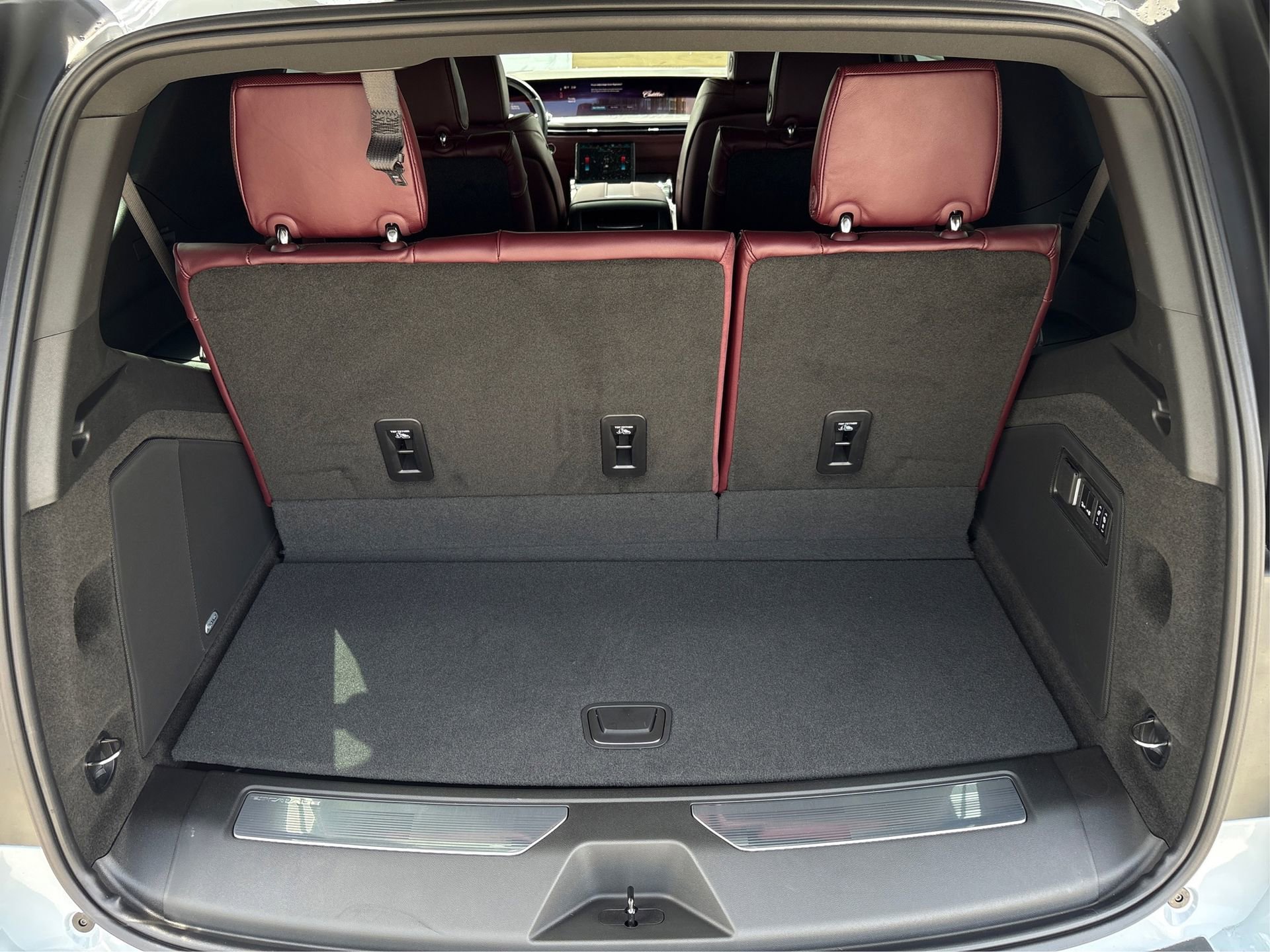 New 2026 Cadillac Escalade Luxury image 11