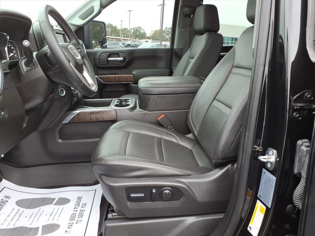 Used 2023 GMC Sierra 2500 Denali w/ Denali Black Diamond Edition image 16