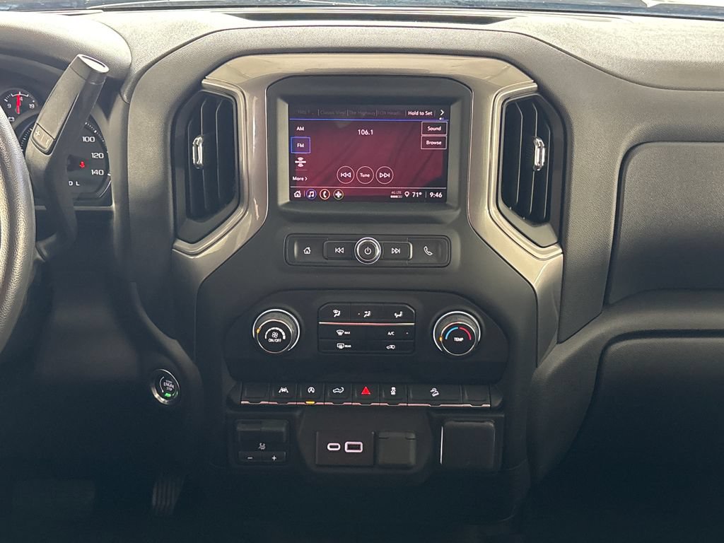 Used 2025 Chevrolet Silverado 1500 Custom Trail Boss w/ Dark Appearance Package AWD/4WD image 26