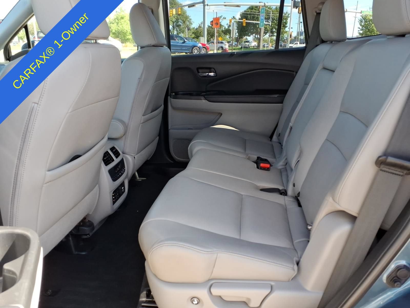 Used 2018 Honda Pilot Touring image 12