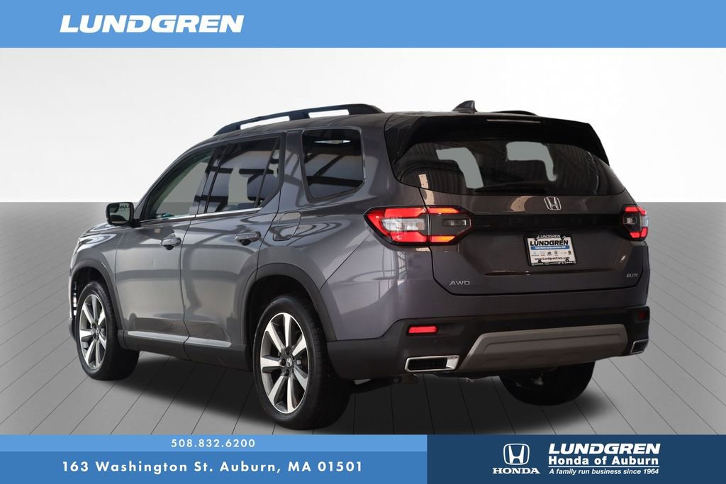 Used 2025 Honda Pilot Elite image 4