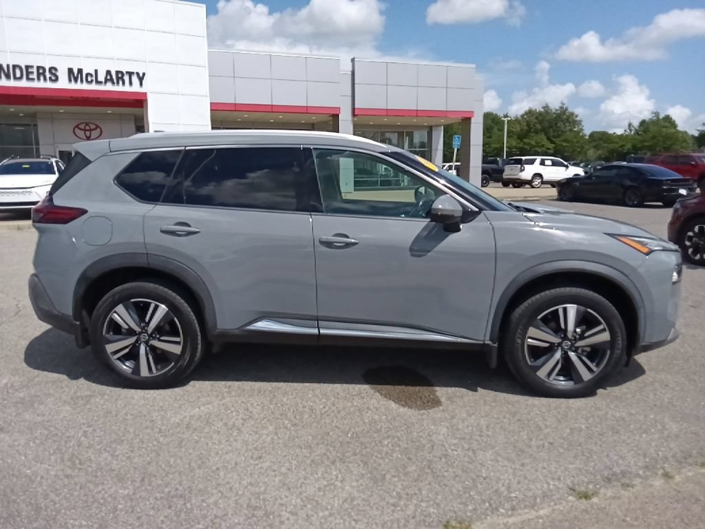 Used 2021 Nissan Rogue SL FWD image 2