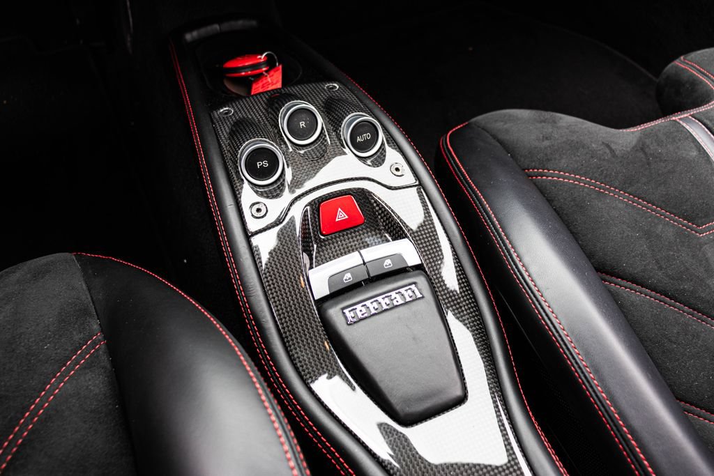 Used 2015 Ferrari 458 Italia Coupe RWD image 5