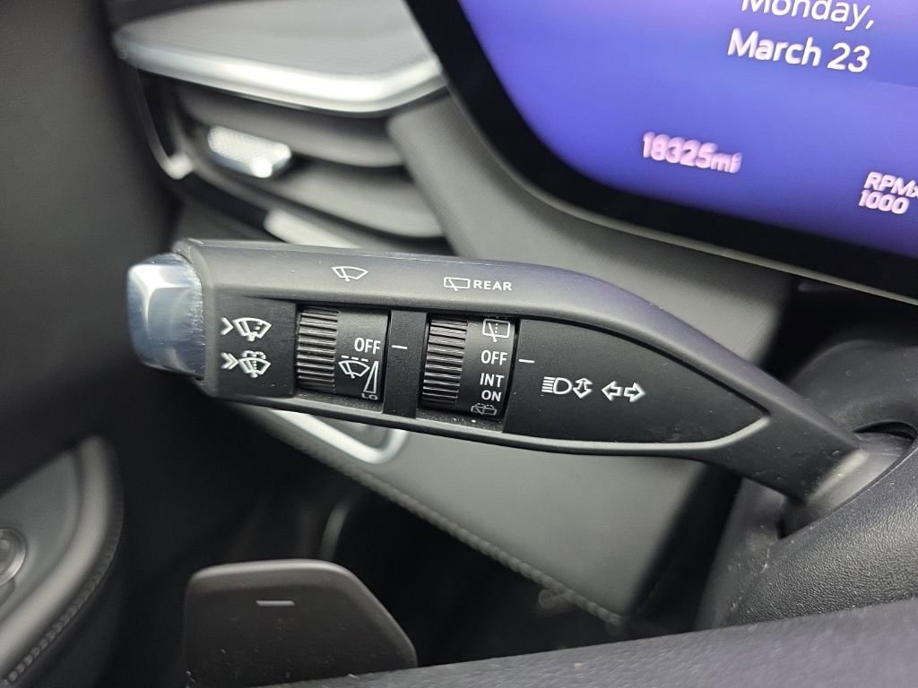 Certified 2025 Buick Enclave Sport Touring w/ Power Package AWD/4WD image 29