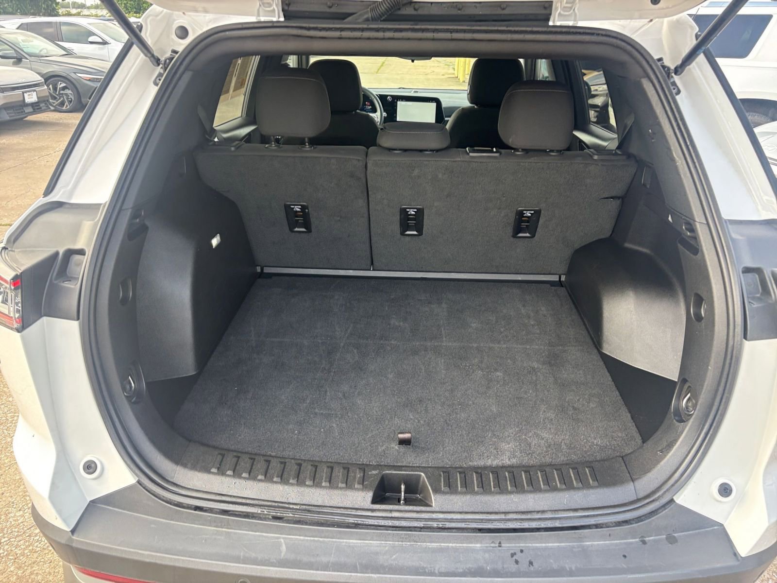 Used 2025 Chevrolet Equinox LT FWD image 32