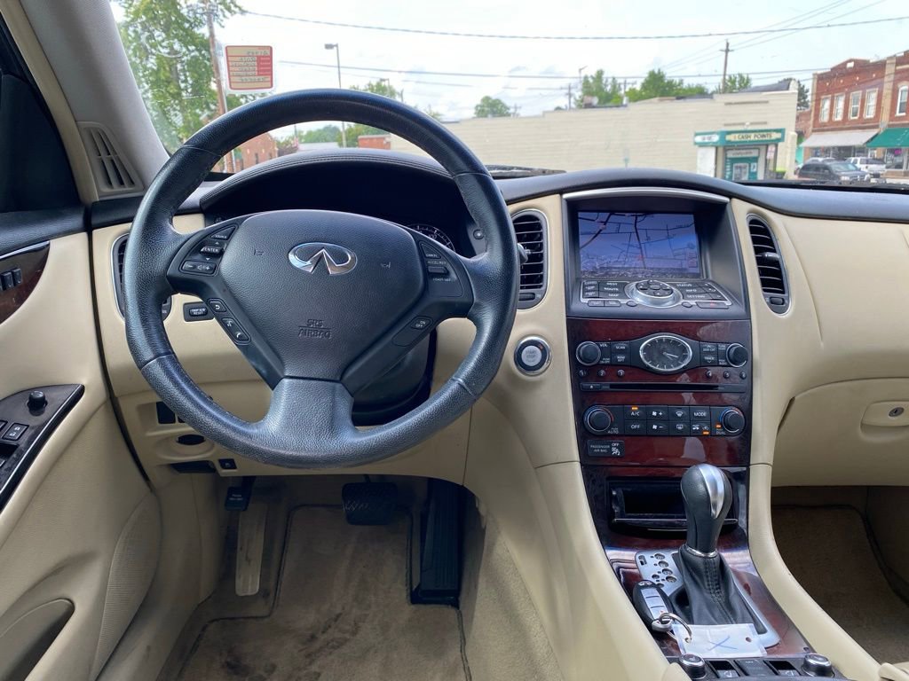 Used 2016 INFINITI QX50 2WD w/ Deluxe Touring Package image 14