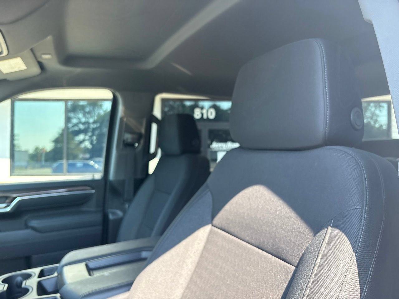 Used 2025 Chevrolet Silverado 2500 LT w/ Convenience Package AWD/4WD image 2