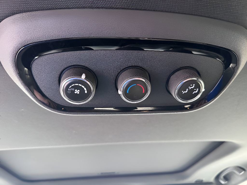 Used 2024 Dodge Durango GT image 23