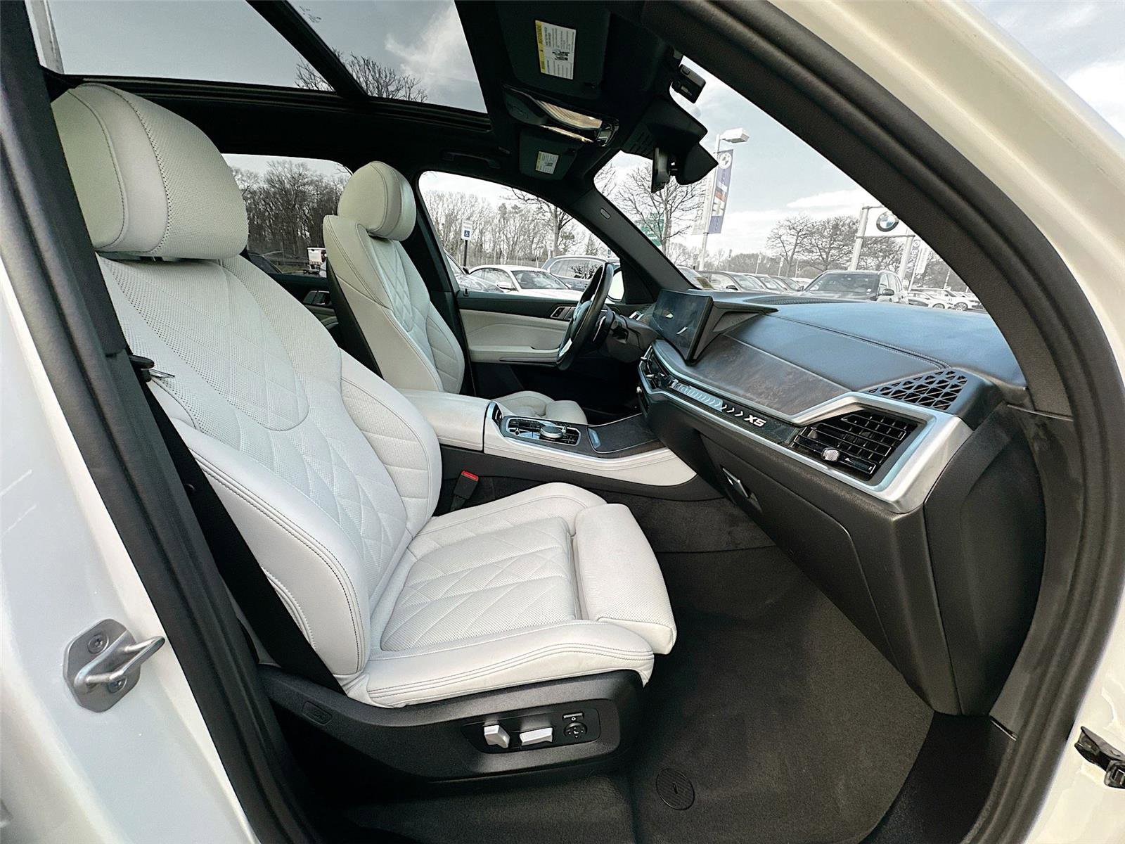 Certified 2024 BMW X5 xDrive50e w/ Parking Assistance Package image 29