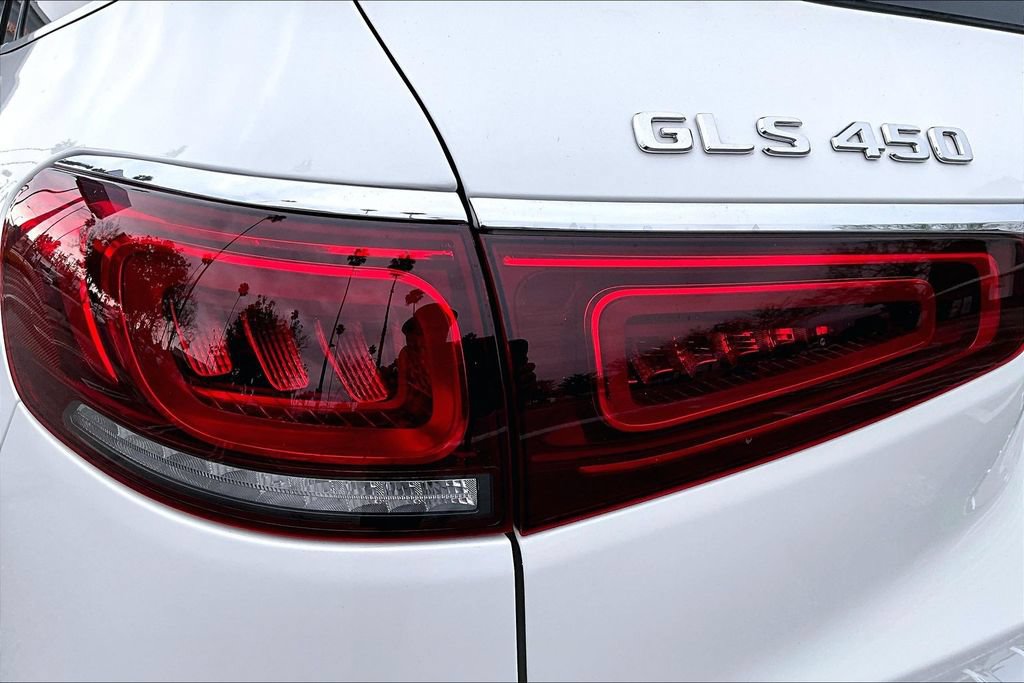 Used 2023 Mercedes-Benz GLS 450 4MATIC image 26