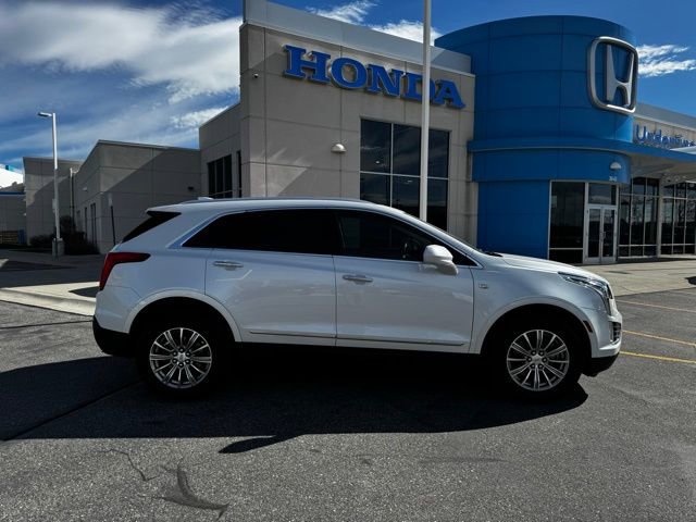 Used 2017 Cadillac XT5 Luxury w/ Driver Awareness Package AWD/4WD image 4