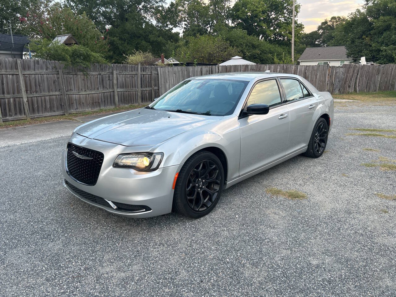Used 2019 Chrysler 300 Touring w/ Sport Appearance Package RWD image 2