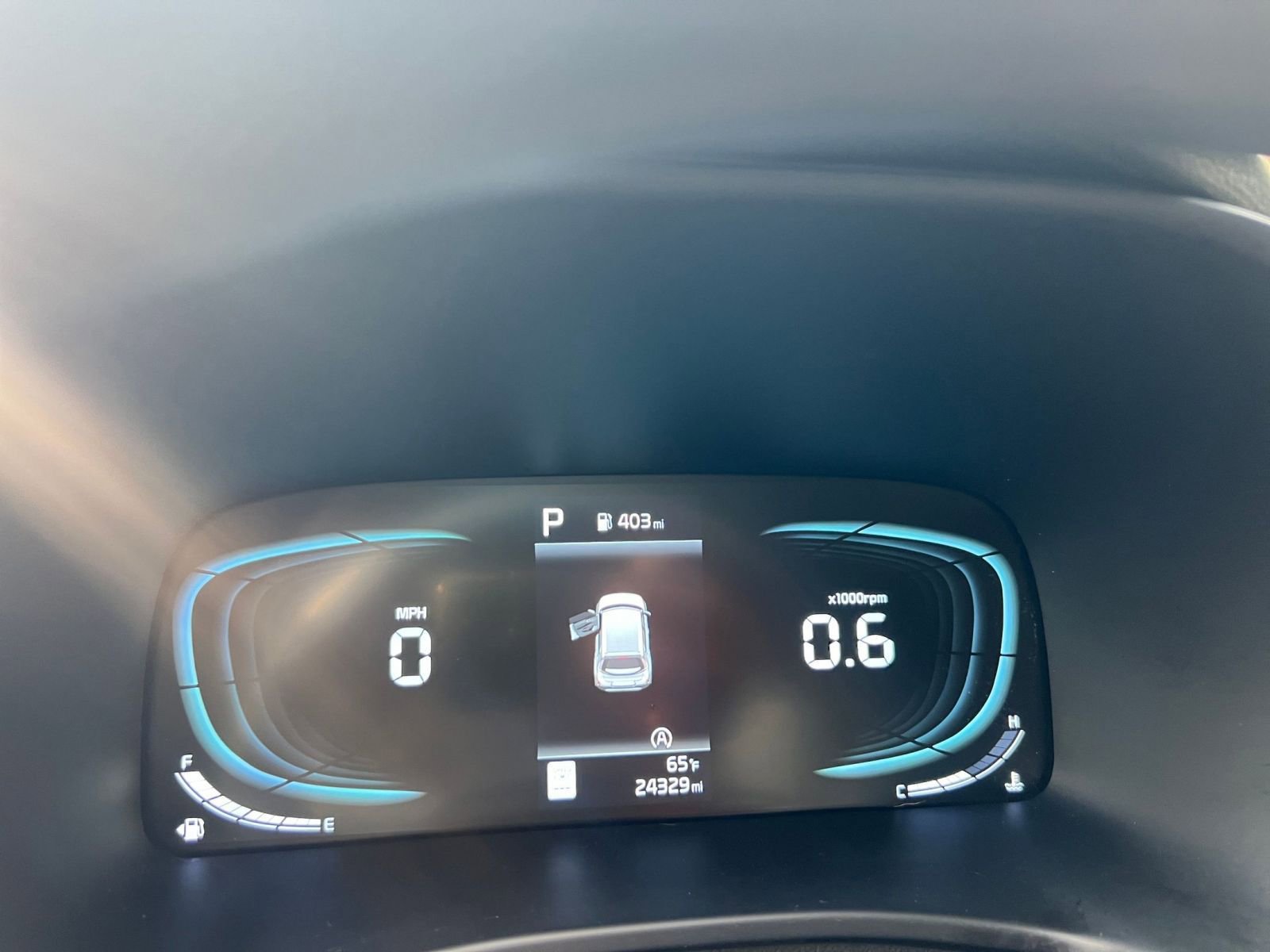 Used 2025 Kia Soul LX w/ LX Technology Package FWD image 35