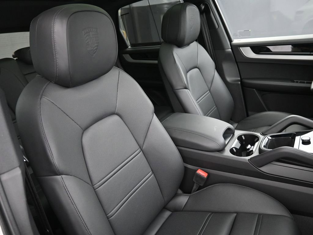 Certified 2025 Porsche Cayenne E-Hybrid AWD/4WD image 29