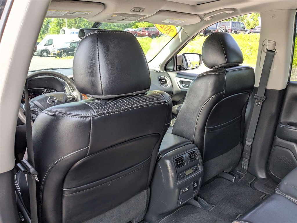 Used 2020 Nissan Pathfinder Platinum image 15