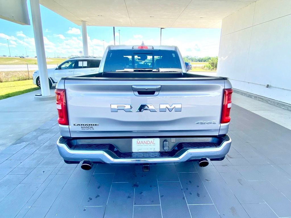Used 2025 RAM 1500 Laramie AWD/4WD image 6