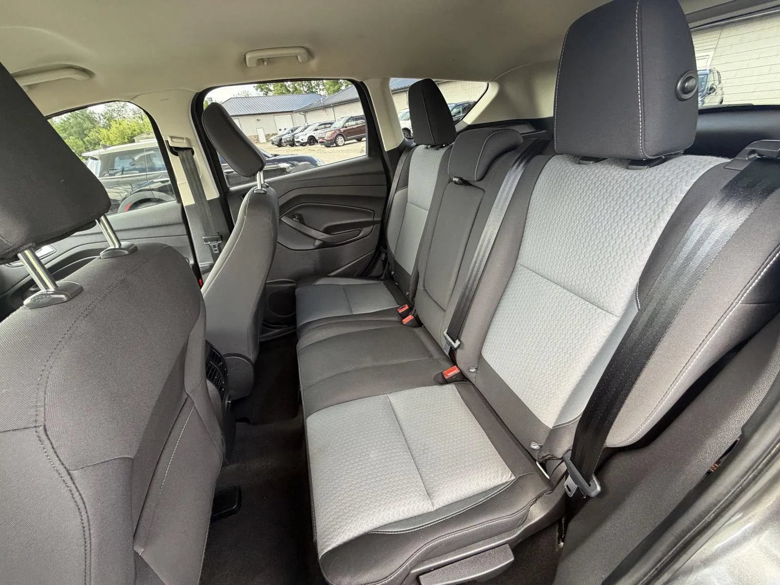 Used 2018 Ford Escape SE w/ SE Sync 3 Package AWD/4WD image 16