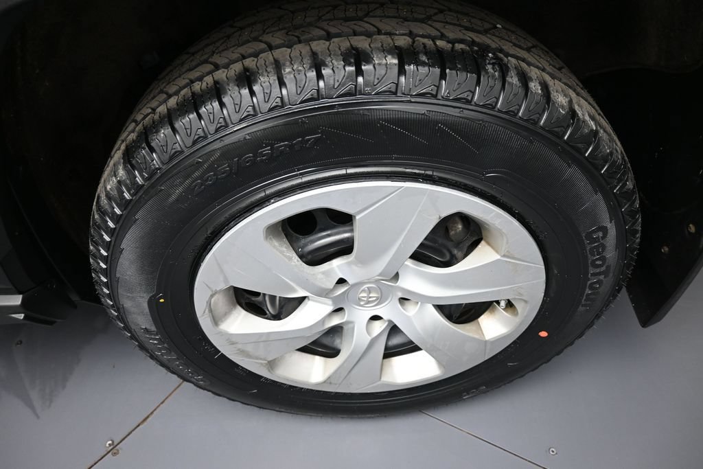 Used 2019 Toyota RAV4 LE w/ All Weather Liner Package AWD/4WD image 15
