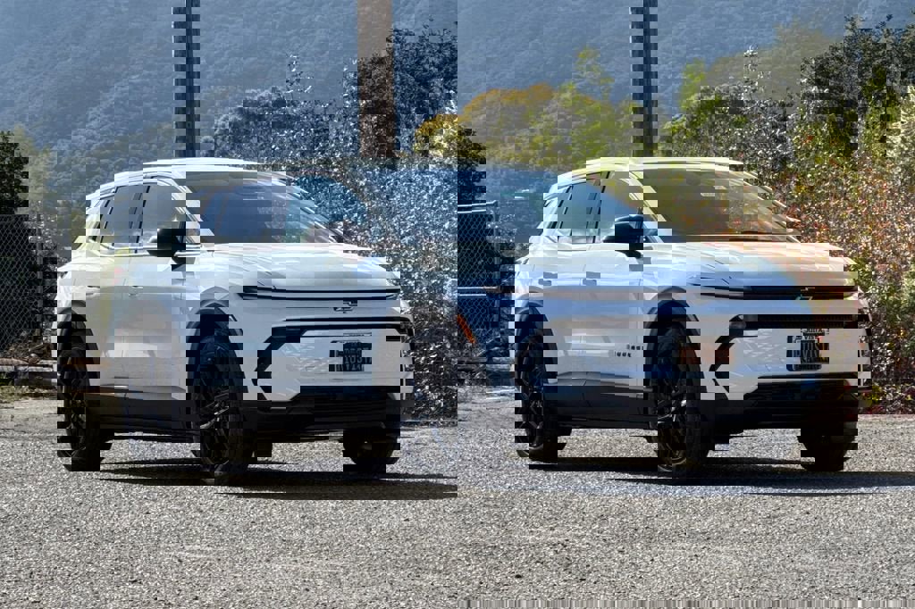 New 2026 Chevrolet Equinox EV LT w/ LPO, Blackout Package image 2