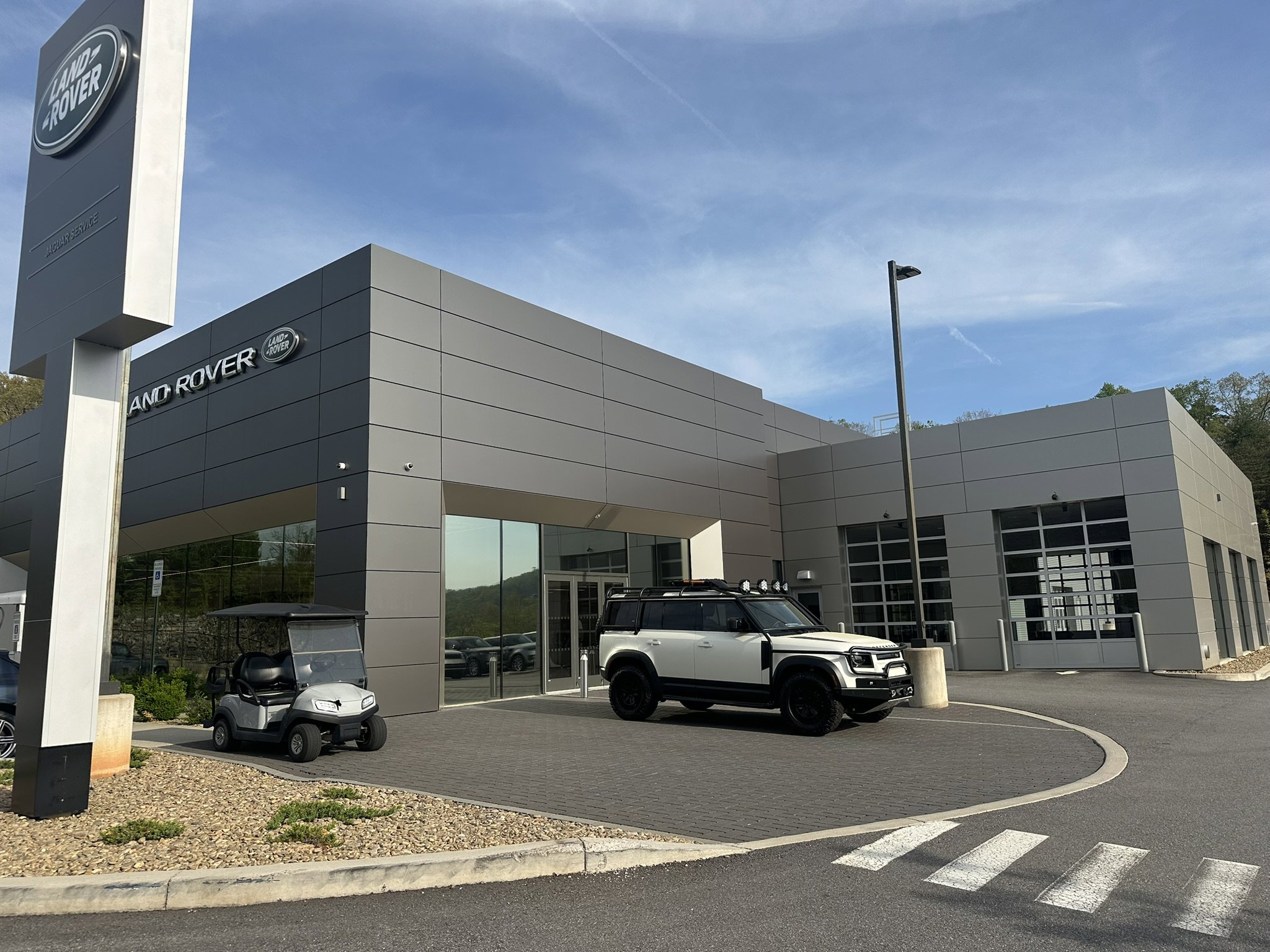 Used 2026 Rivian R1S Adventure image 33