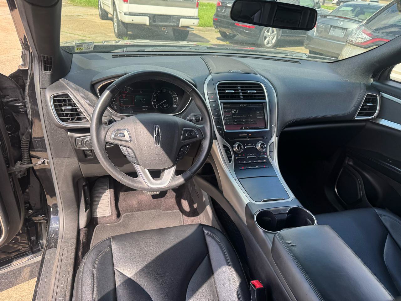 Used 2016 Lincoln MKX Premiere w/ Cargo Utility Package FWD image 9