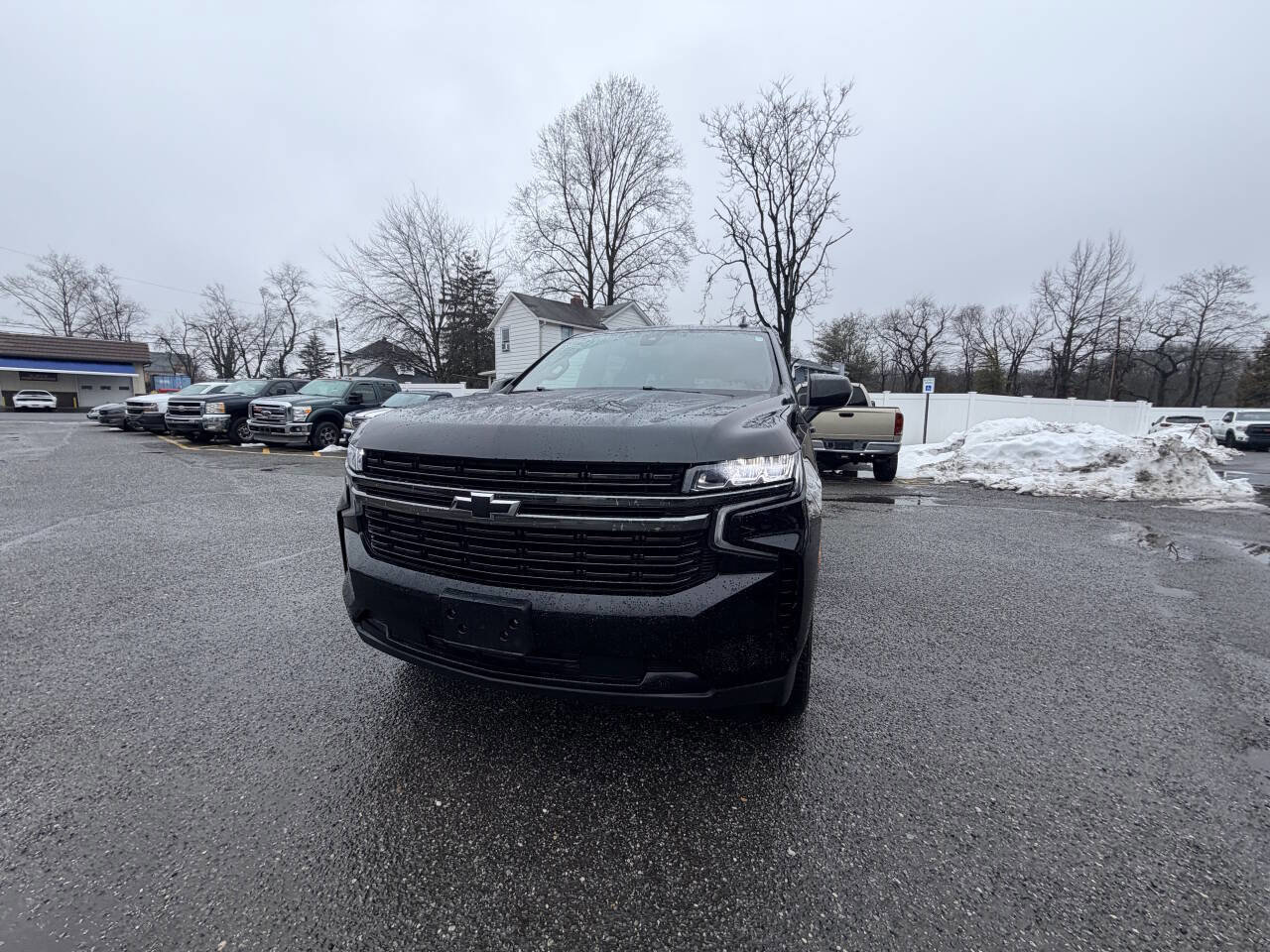 Used 2021 Chevrolet Suburban RST image 2
