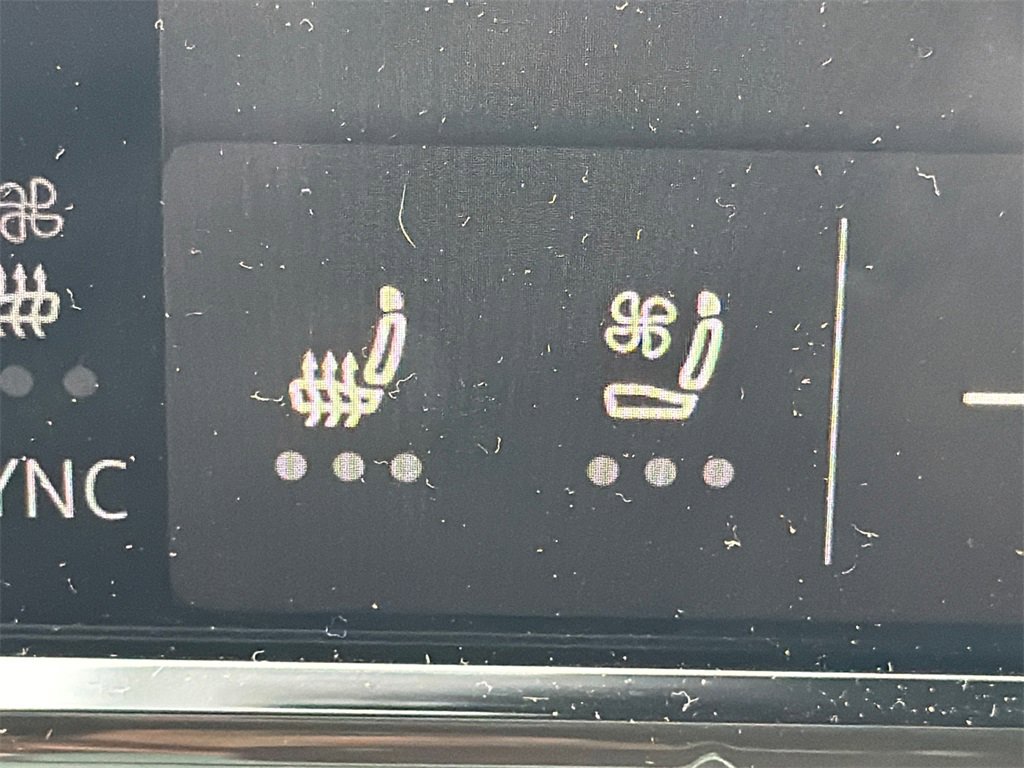 Used 2024 Volkswagen Atlas SEL Premium R-Line image 31