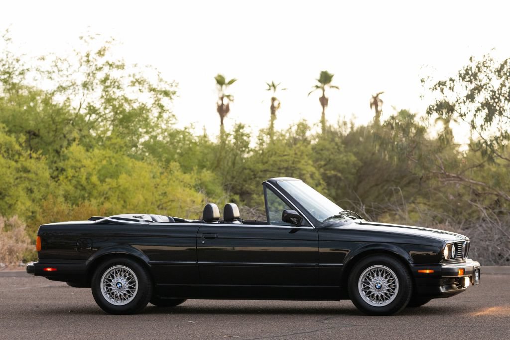 Used 1990 BMW 325i Convertible RWD image 11