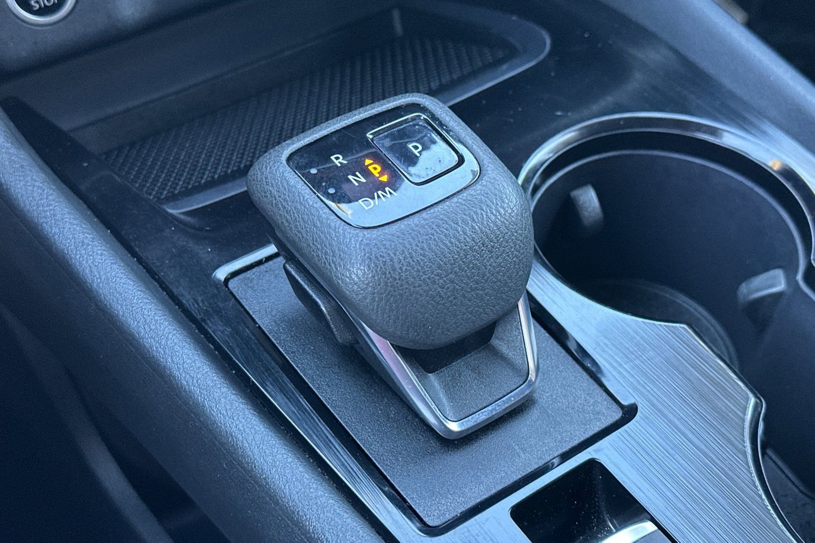 Used 2023 Nissan Rogue SV image 24