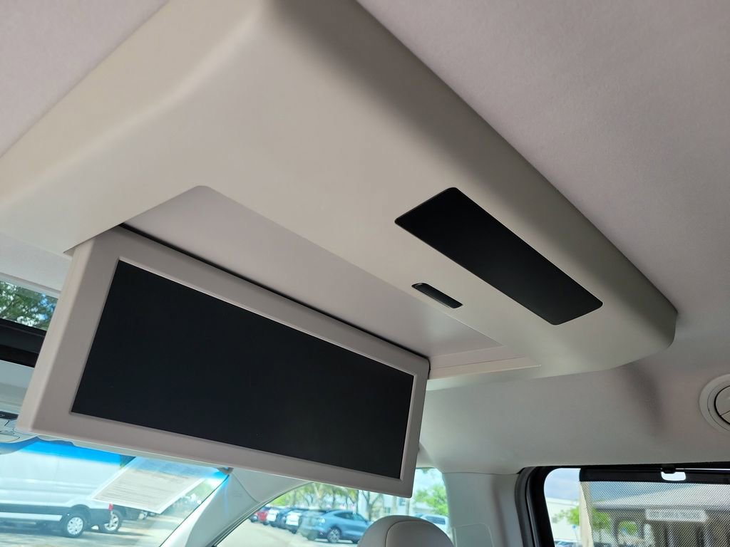 Used 2014 Toyota Sienna XLE w/ XLE Premium Package image 17