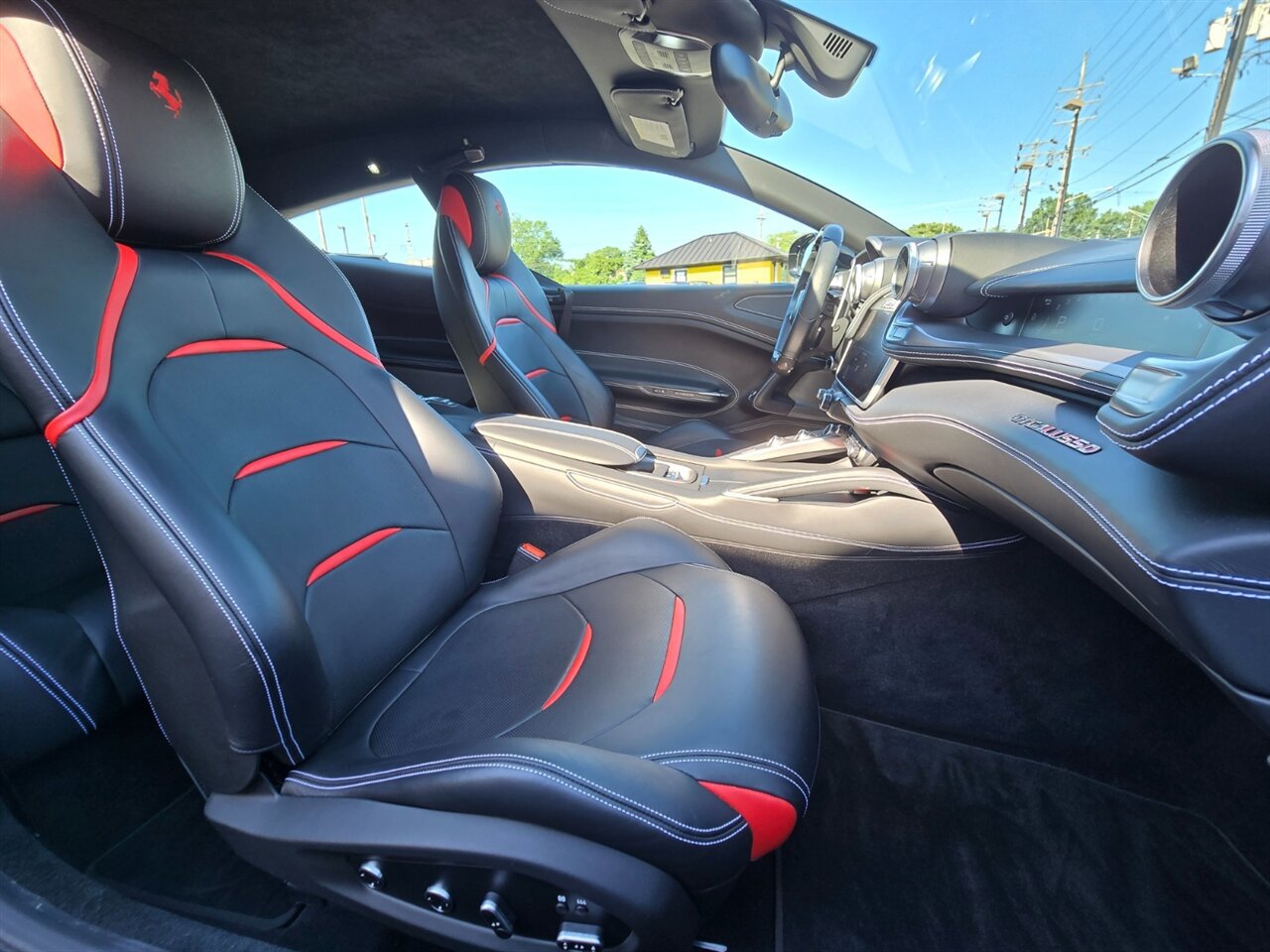 Used 2017 Ferrari GTC4Lusso AWD/4WD image 24
