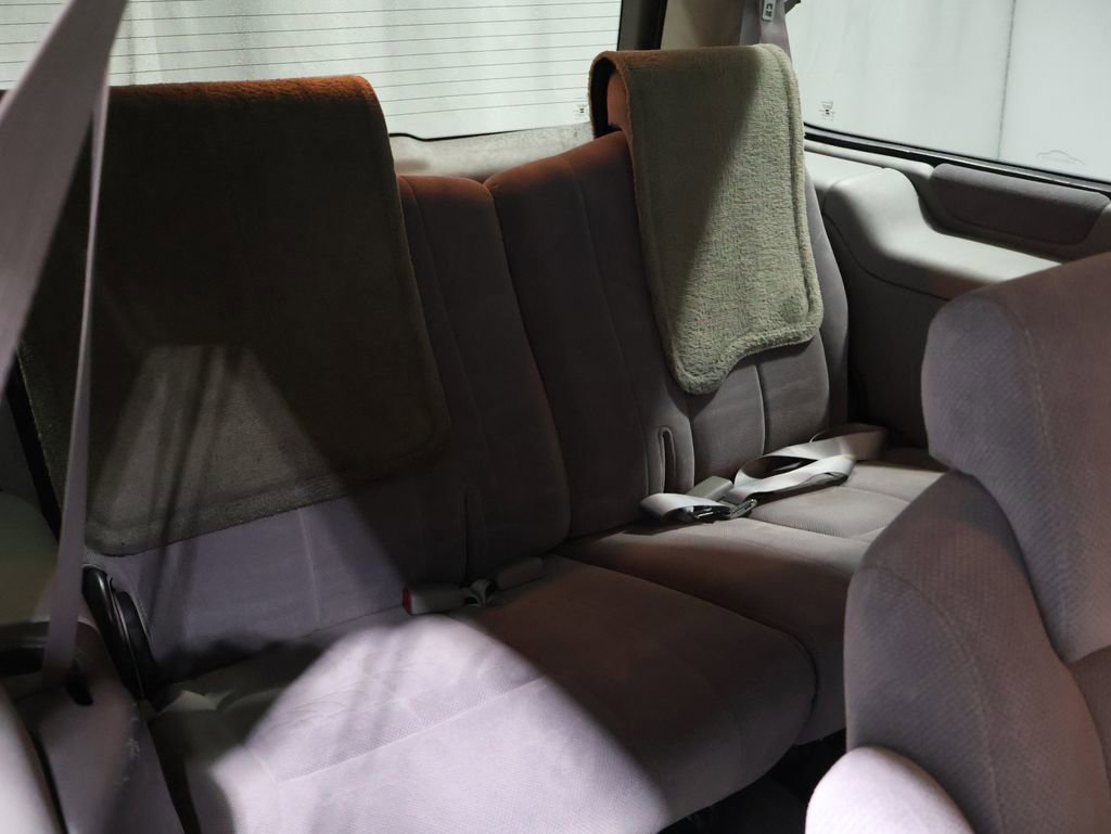 Used 2000 Oldsmobile Silhouette GL image 19