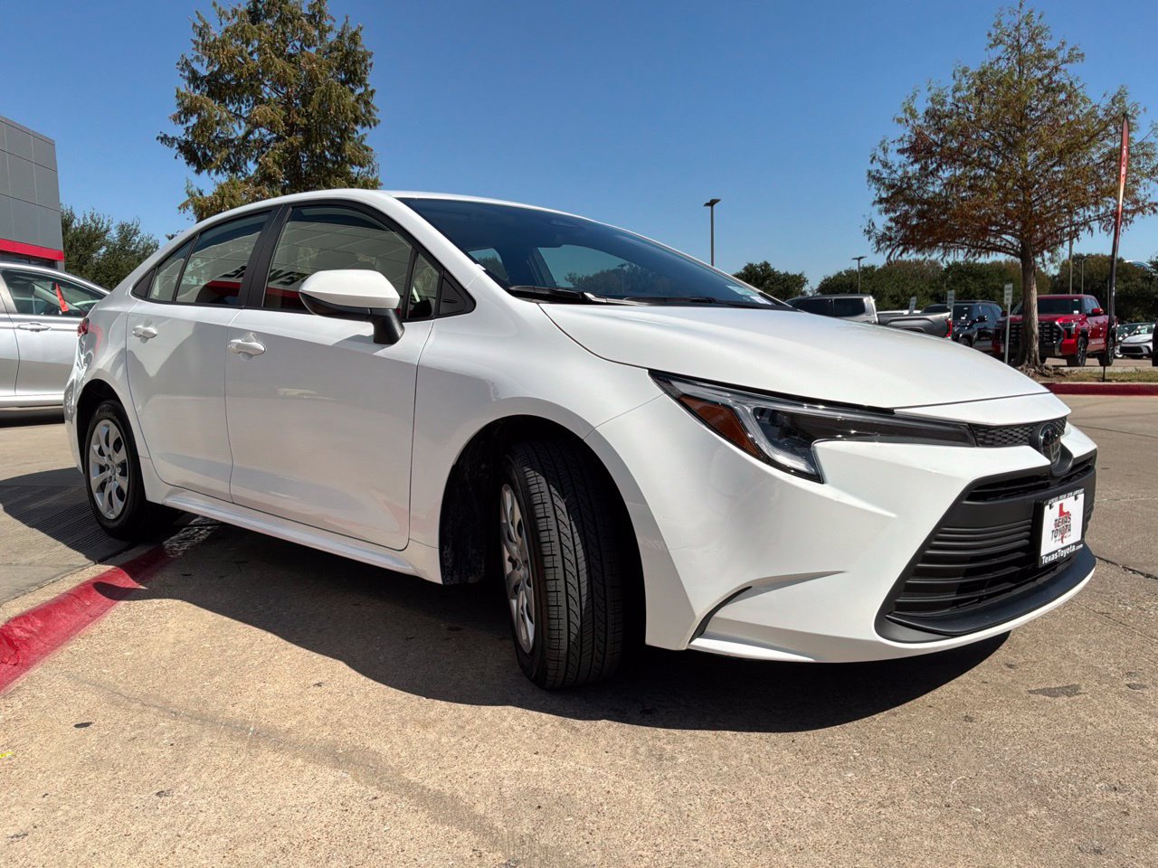 Used 2026 Toyota Corolla LE FWD image 4