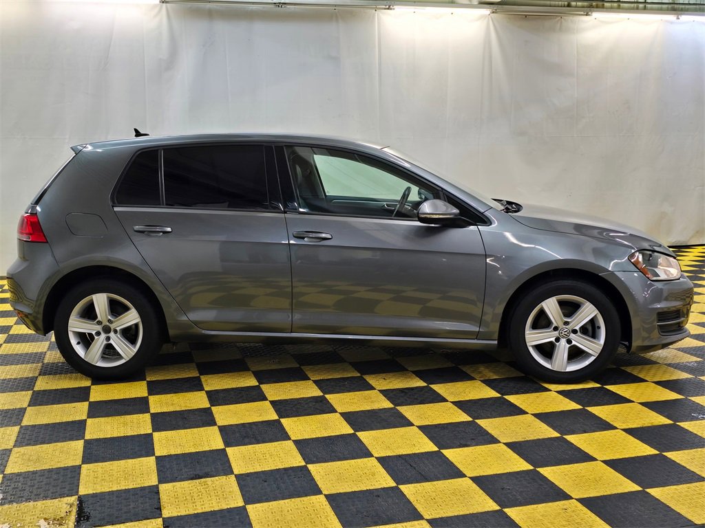 Used 2017 Volkswagen Golf Wolfsburg Edition image 2
