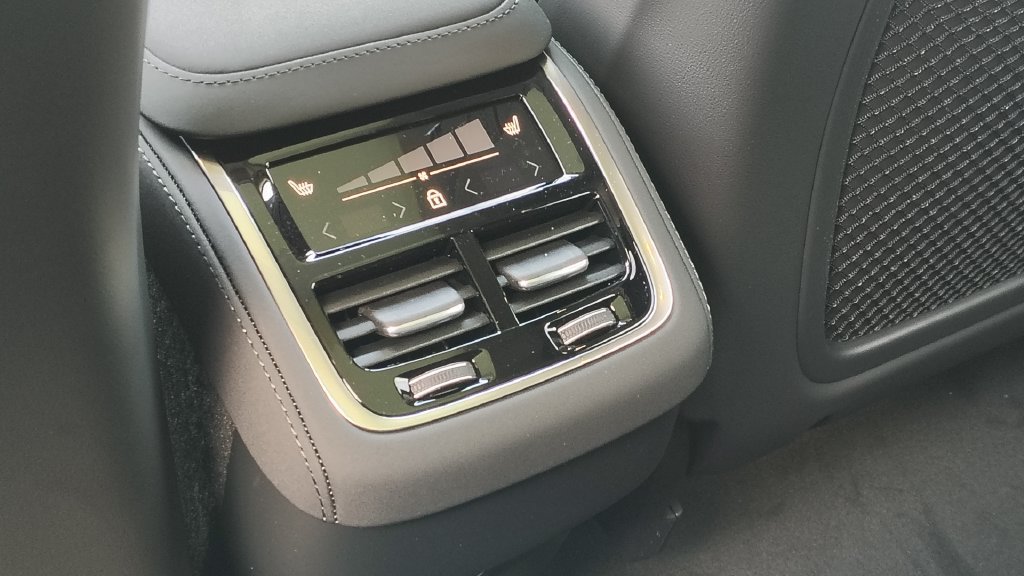New 2026 Volvo XC90 B6 Plus AWD/4WD image 30