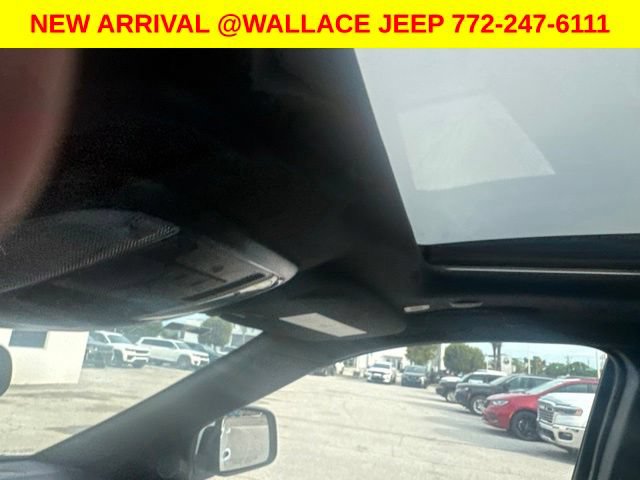 Used 2021 Jeep Grand Cherokee Laredo X AWD/4WD image 4