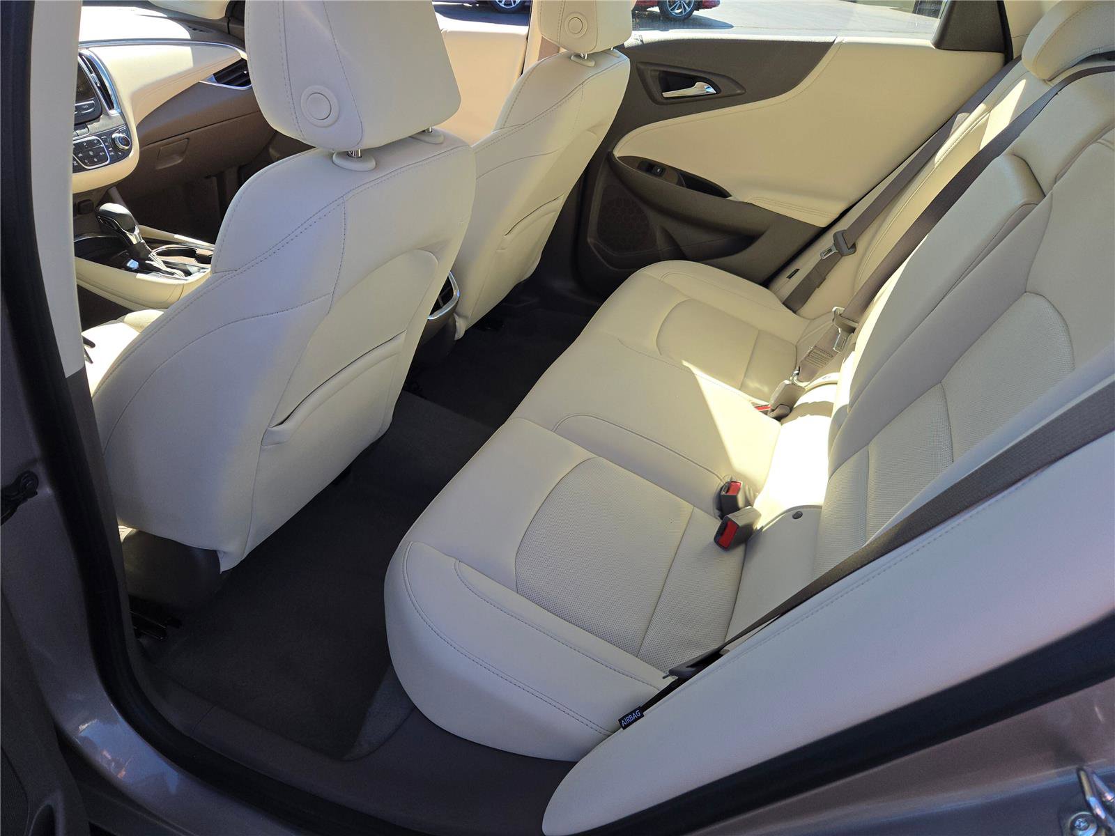 Used 2024 Chevrolet Malibu LT image 19