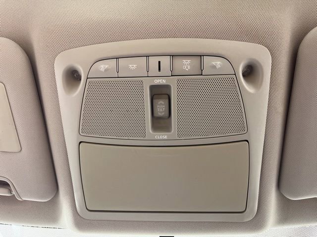 Used 2015 Nissan Rogue SL w/ SL Premium Package image 36