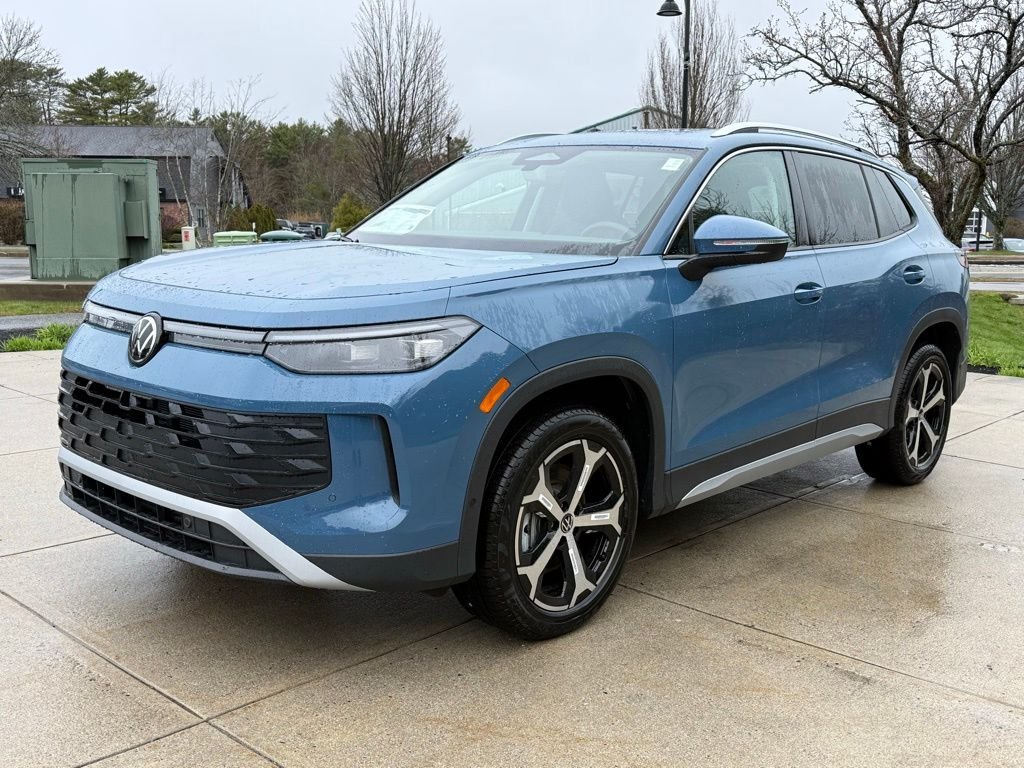New 2026 Volkswagen Tiguan SE AWD/4WD image 2