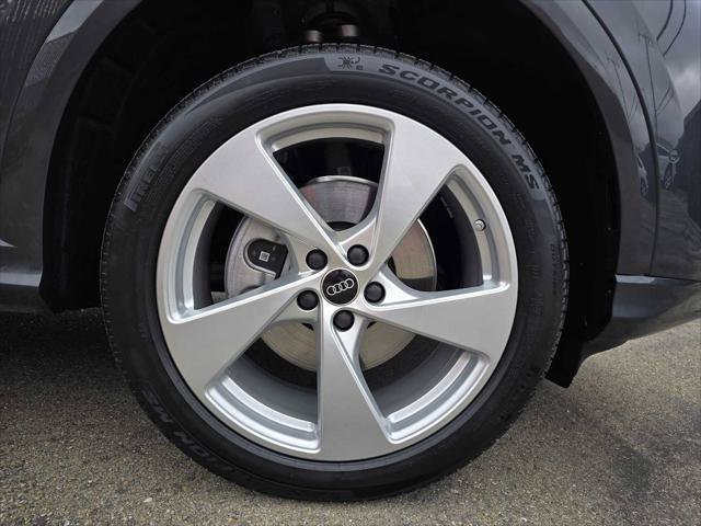 Certified 2025 Audi Q5 Premium w/ Premium Plus AWD/4WD image 9