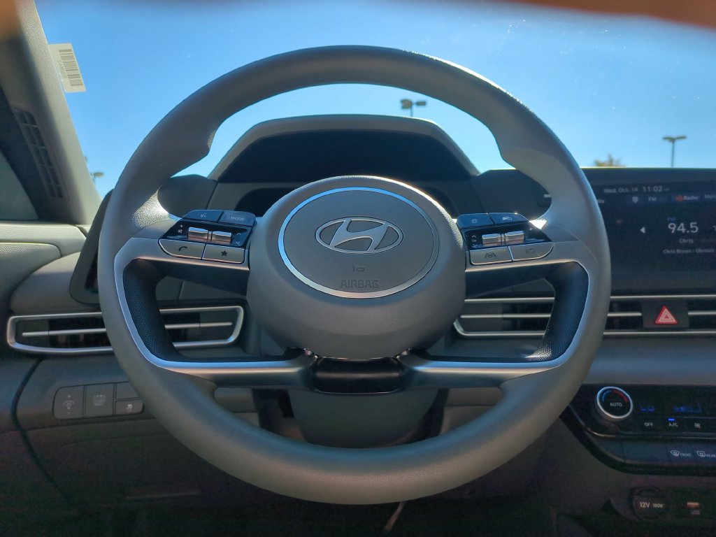 Used 2026 Hyundai Elantra Hybrid FWD image 22