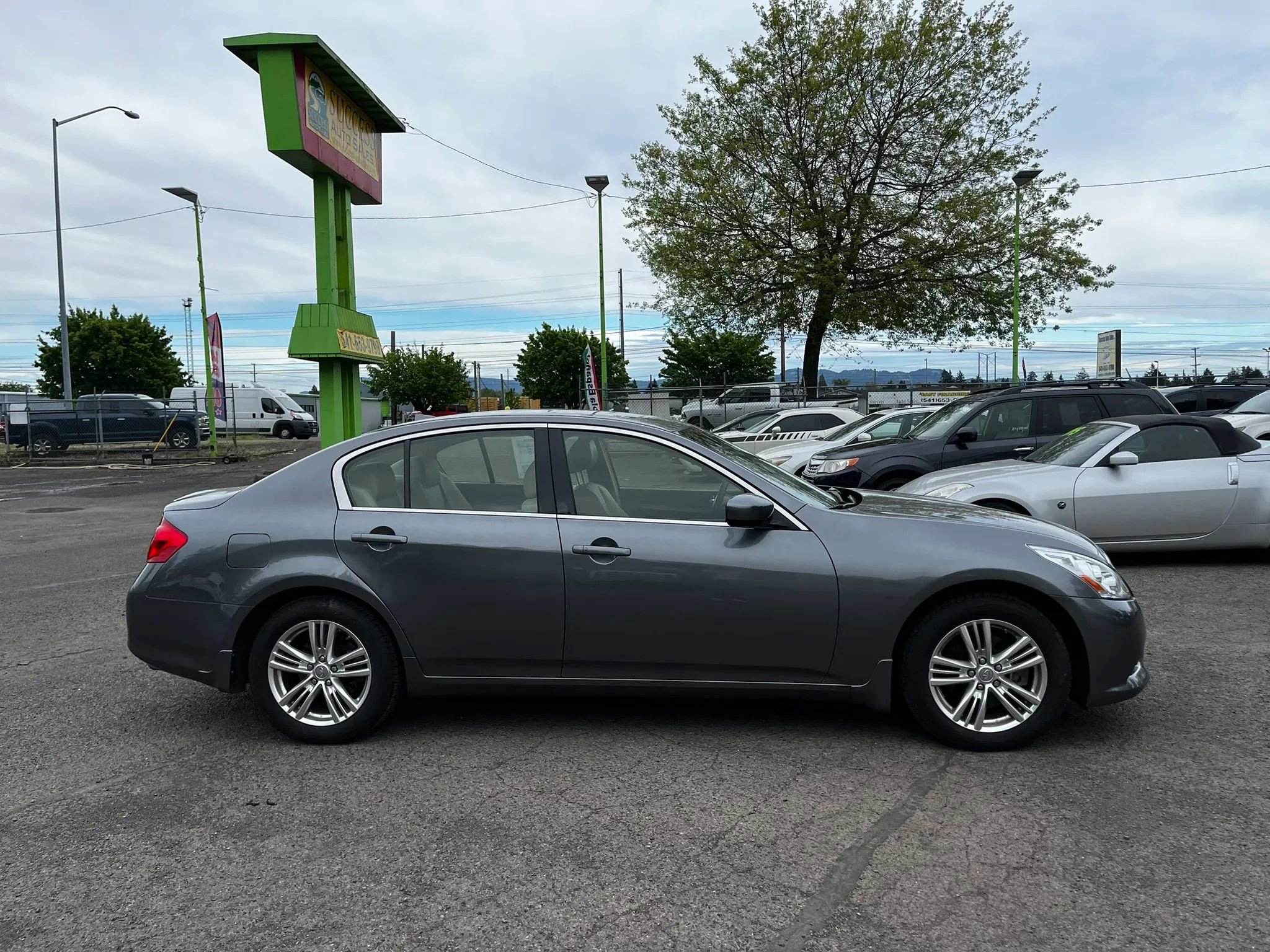Used 2013 INFINITI G37 x Sedan w/ Premium Pkg AWD/4WD image 1