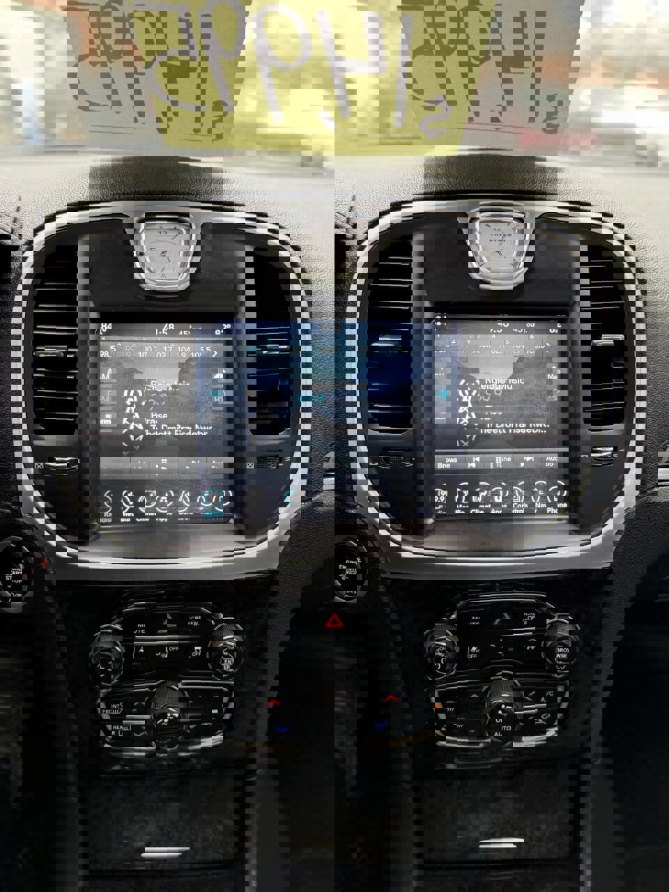 Used 2018 Chrysler 300 Limited w/ Safetytec Plus Group image 8