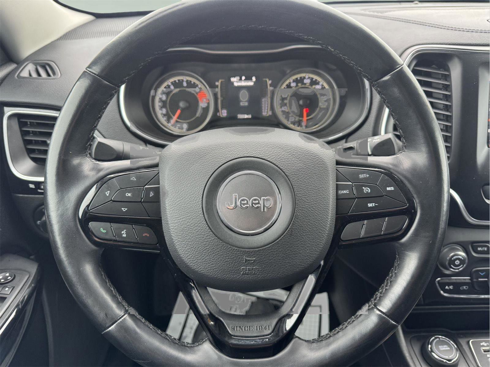 Used 2021 Jeep Cherokee Latitude Plus AWD/4WD image 21
