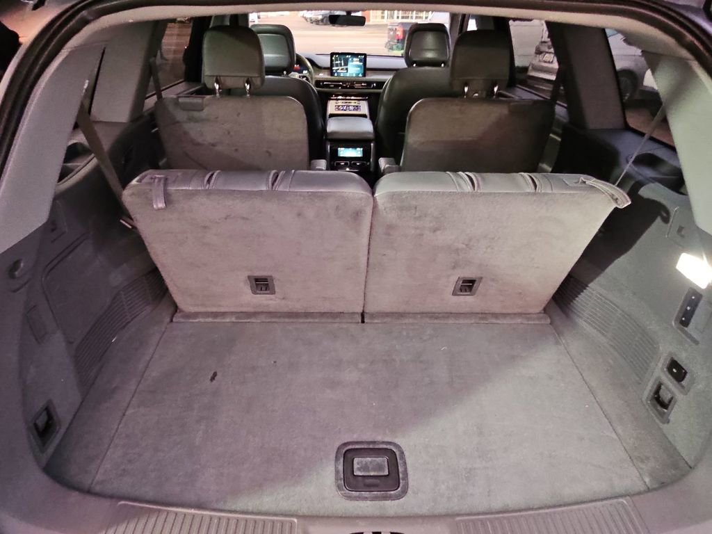 Used 2020 Lincoln Aviator Reserve w/ Equipment Group 201A image 21